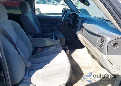 2003 Chevrolet Tahoe Ls z USA, uszkodzony, nr VIN 1GNEC13V43R123950